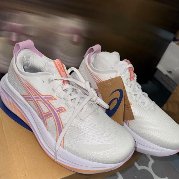 ASICS Gel Nimbus 27 Women’s Sneakers 9.5 White/Light Ube Running Shoes New - Picture 3 of 4